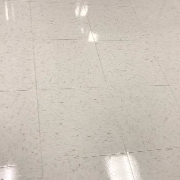 Meet your Posher, Julissa - Picture 1 of 1